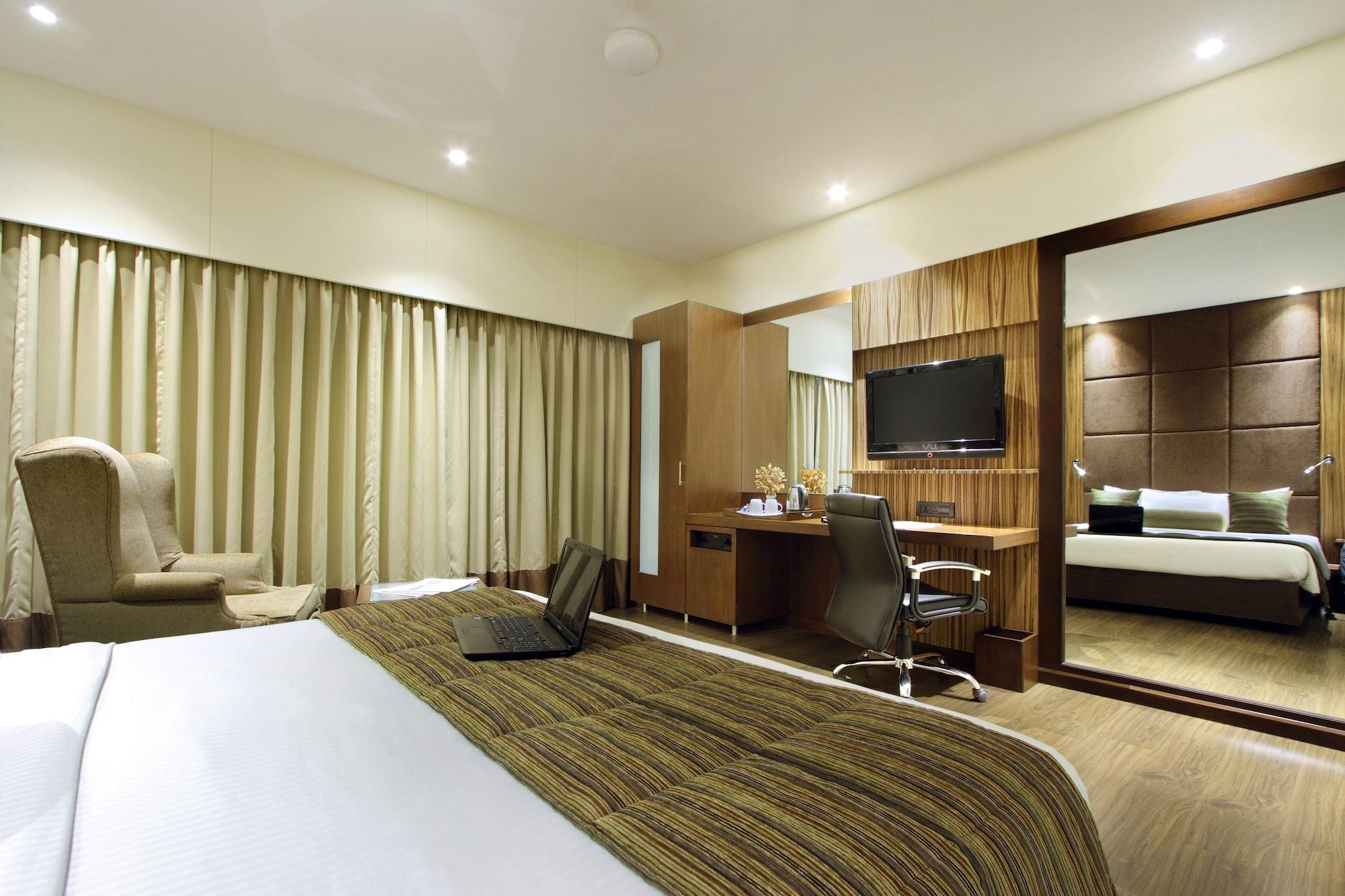 Hotel Express Towers Vadodara Exterior photo