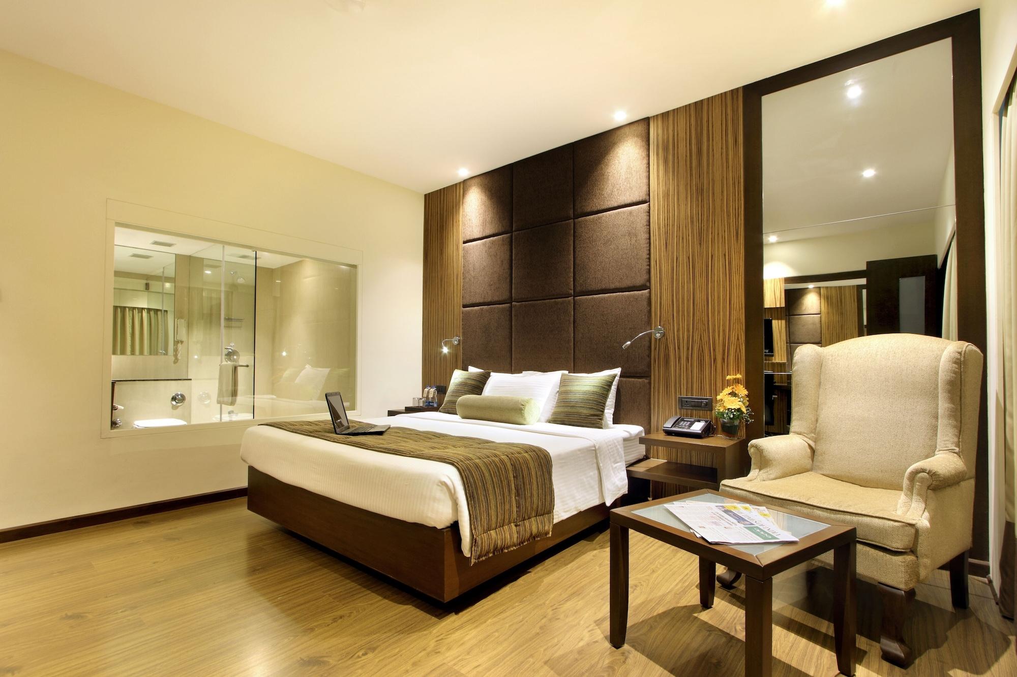 Hotel Express Towers Vadodara Exterior photo
