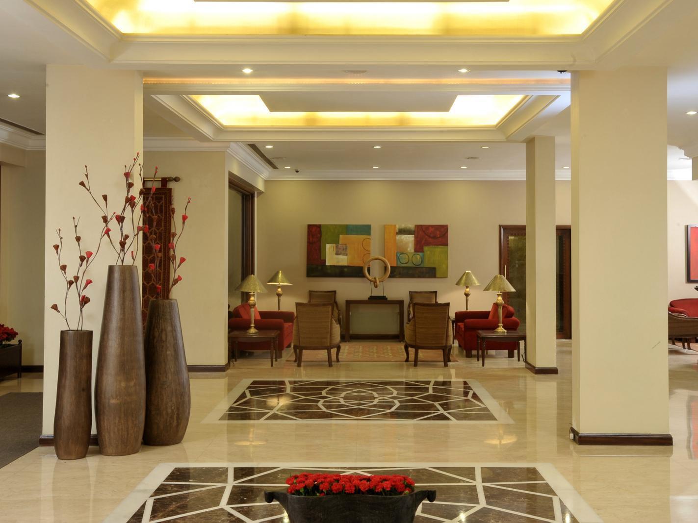 Hotel Express Towers Vadodara Exterior photo