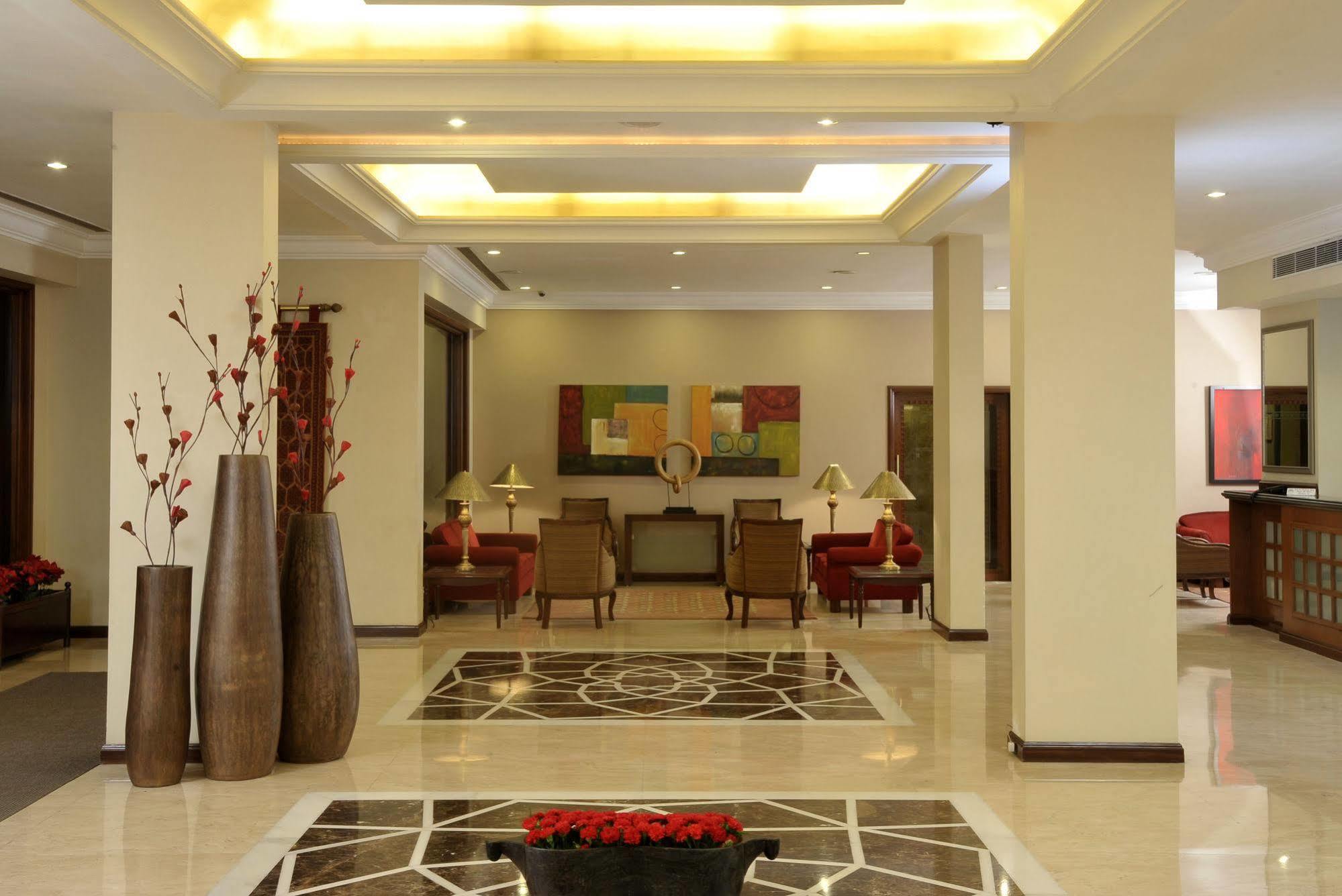 Hotel Express Towers Vadodara Exterior photo