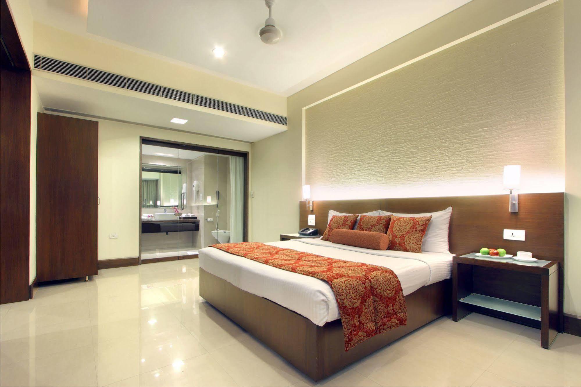 Hotel Express Towers Vadodara Exterior photo